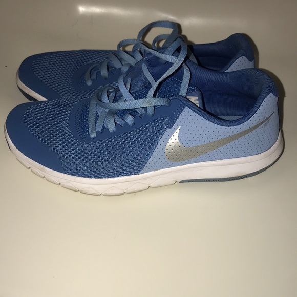 Nike Shoes - Women’s Nike shoes